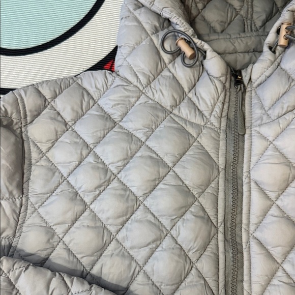 Reebok Light Gray Quilted Hooded Jacket Women's XL ( Pre-owned ) - Picture 4 of 14